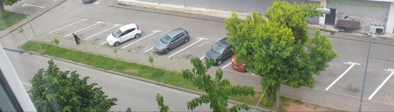 Hellen Apartament Targoviste Esterno foto